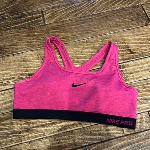 Nike pro sports bra